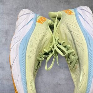 Hoka Wmns Clifton 8 in the 'Yellow Pear/Sweet Corn'  Size 10.5